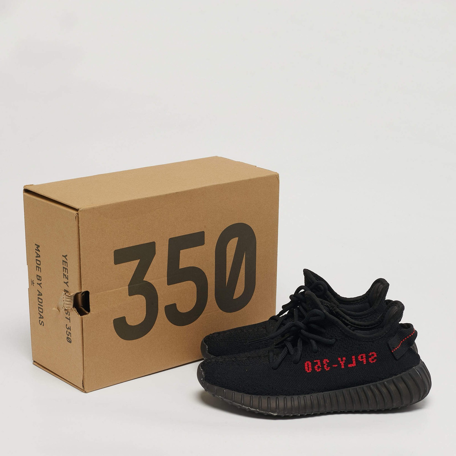 Yeezy x Adidas Boost 350 V2 Bred Size 38 Black Knit Fabric Lace Up Sneakers thumbnail 9
