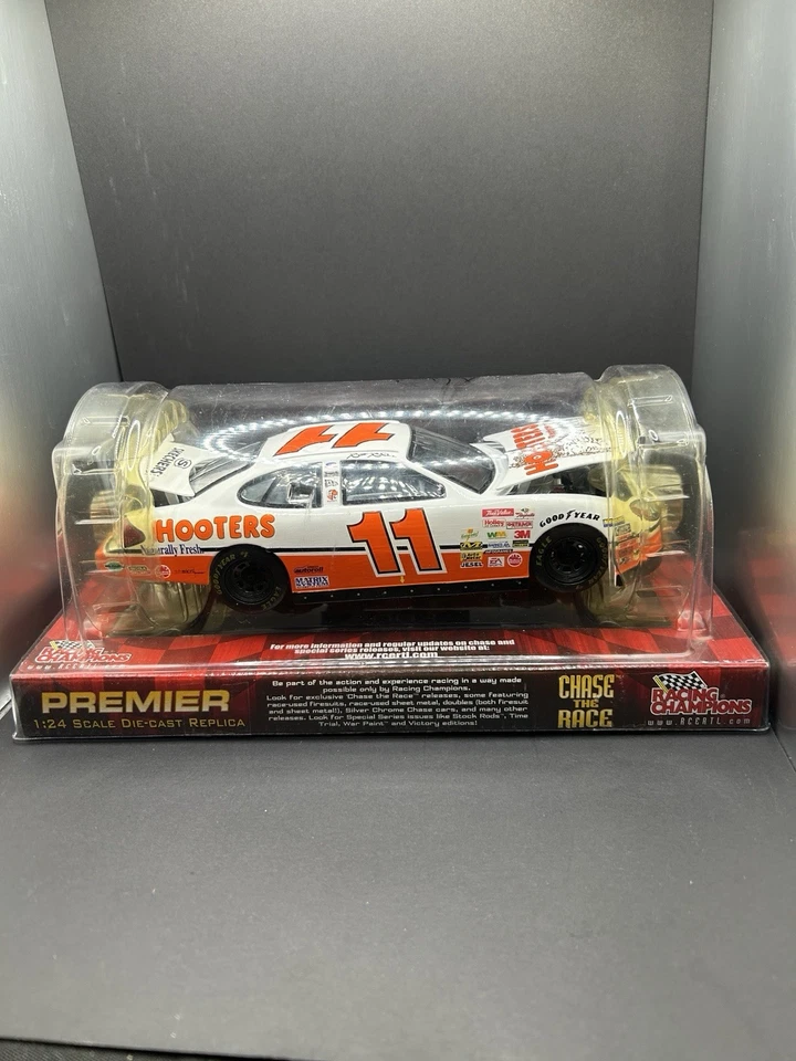 Geoff Bodine Signed 2003 Racing Champions Rotating 1:24 Scale Diecast NASCAR - Image 4 of 4