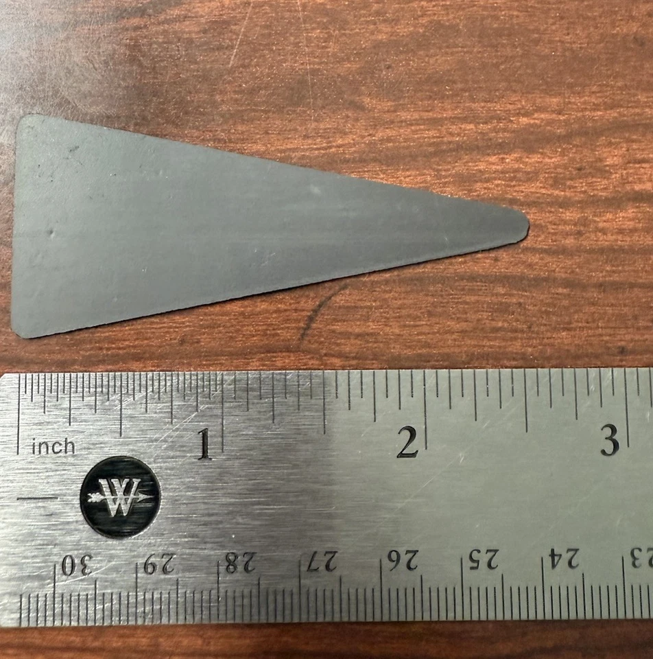 Caja de herramientas para refrigerador Washington Commanders mini banderín IMÁN NFL 1 1/4 x 2 3/4 Foto 3 de 3