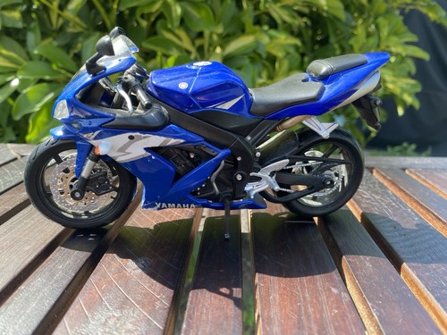 YAMAHA YZF-R1 1:12 SCALE BLUE BY MAISTO DIE-CAST W PLASTIC PARTS
