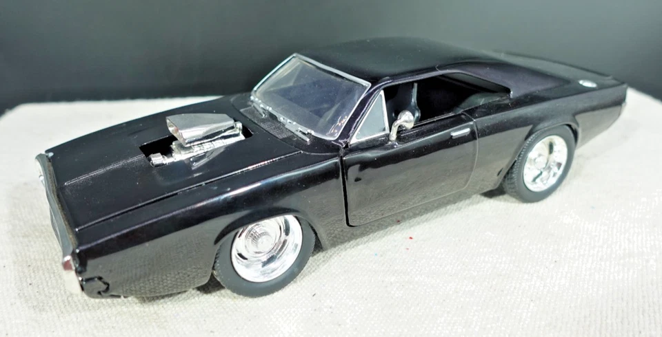 Dodge Charger Fast & Furious de Jada Toys 1/24 Foto 3 de 4