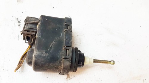 00437545 Scheinwerfer Stellmotor  Audi 100 DE882552-33