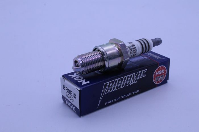 NGK 3089 BR9EIX Iridium Ix Spark Plug solid Terminal