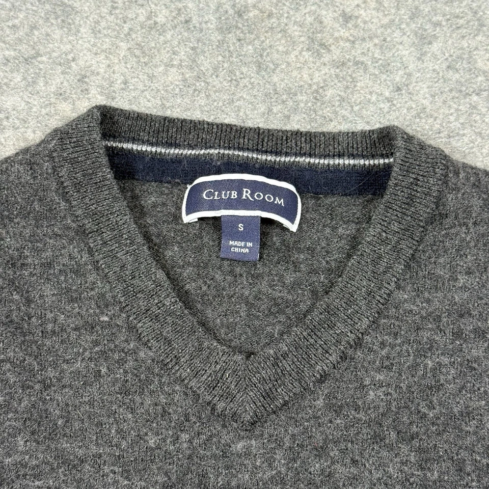 Suéter Pullover Club Room Cuello en V Para Hombre Talla Pequeña Gris Oscuro Mezcla de Lana Merino Foto 3 de 4