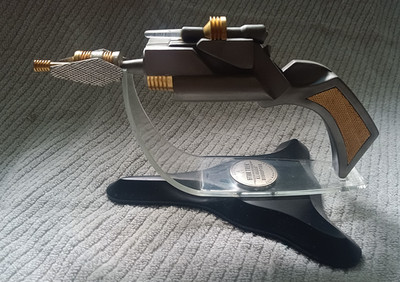 Franklin Mint Star Trek Klingon Disruptor 30th Anniversary With Stand