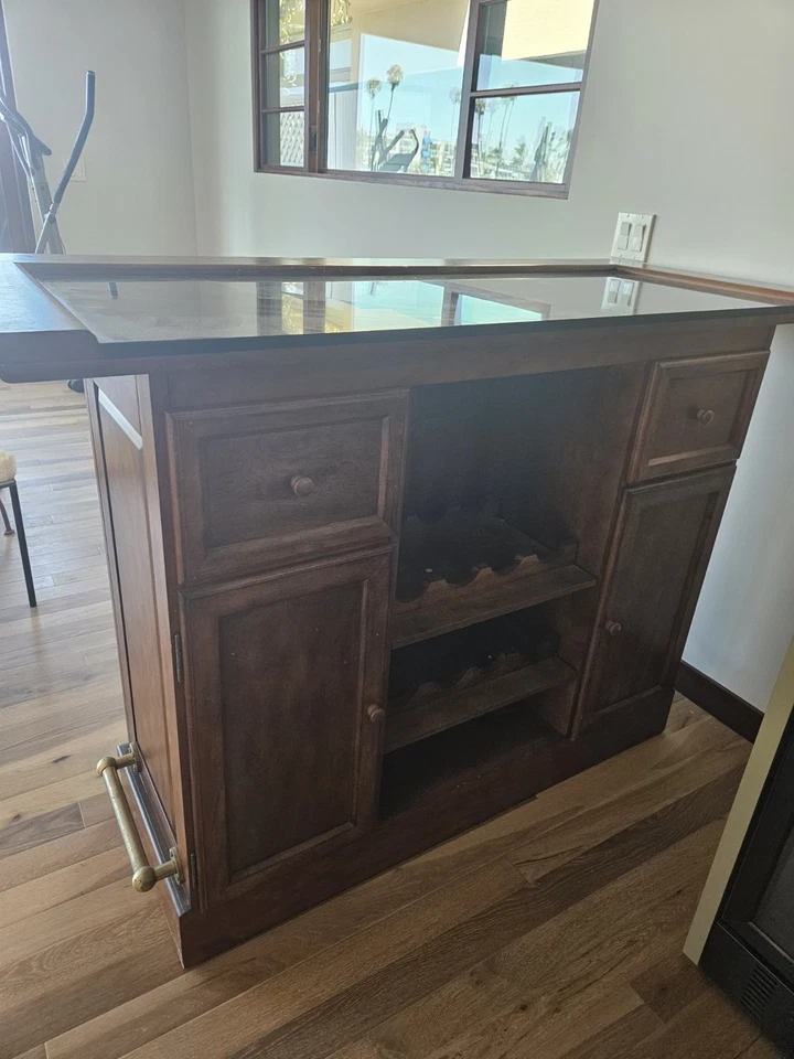 Home Bar with storage for drinks - Image 3 of 4