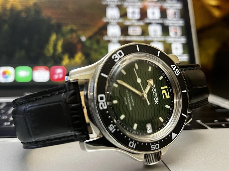 Российские военные автоматические часы Восток Командирские 13041А зеленый циферблат (20 атм) - Изображение 3 из 4