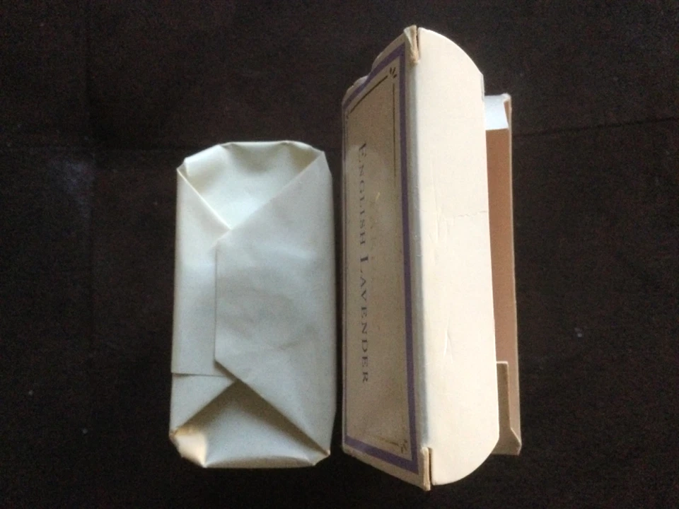 YARDLEY ENGLISH LAVANDER - LUXURY SOAP SAVON DE LUXE 250g + BOÎTE D’ORIGINE NEUF - Photo 3/4