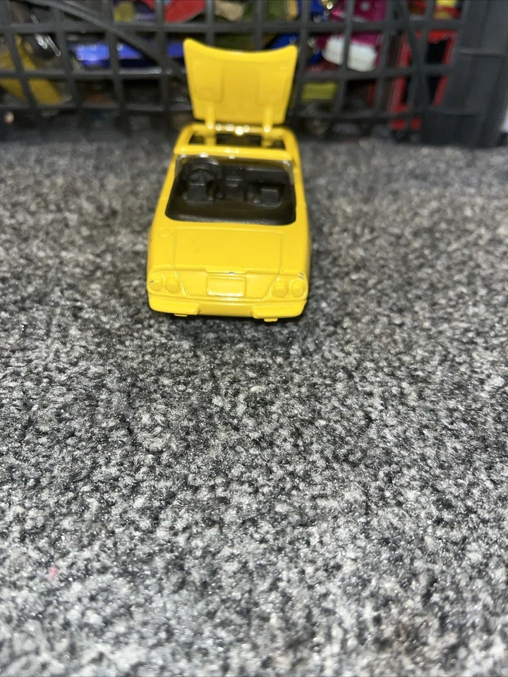 Ferrari 365 GTS4 1969 coche diecast amarillo escala 1:38 acción retroceso 4,5 #42 Foto 3 de 4