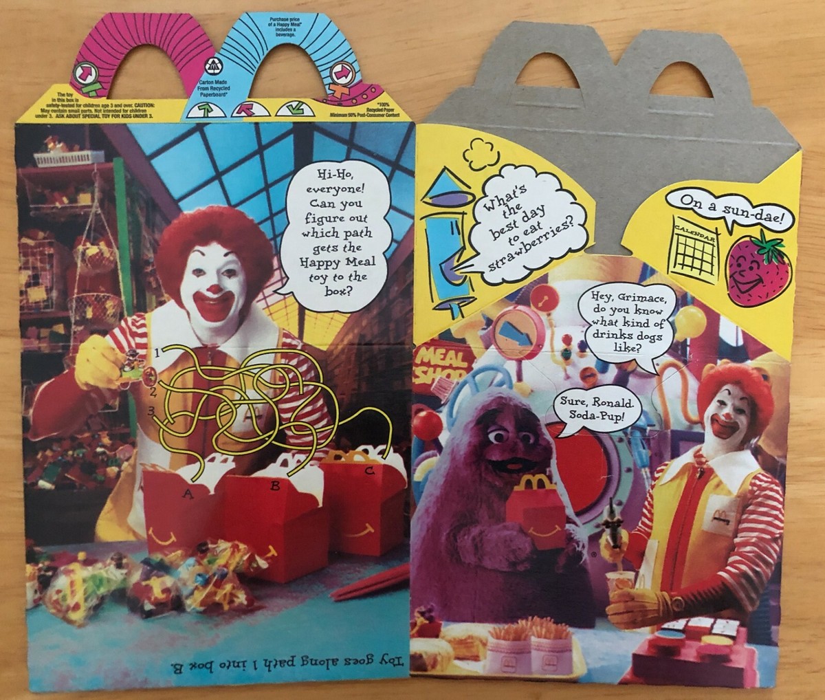 洋書 McDonald's Happy Meal Toys McDonald's Happy Meal Toys in the U.S.A. (Schiffer Book for