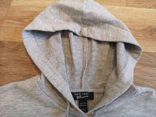 New Look Girls Grey Crop Top Hoodie USA NEW YORK Size - 10 to 11 years - Picture 2 of 2