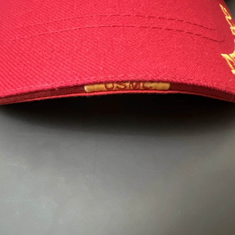 Boné The Devil Dogs vermelho masculino Corpo de Fuzileiros Navais tamanho único serve para todos. Muito bom estado - Imagem 2 de 4