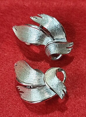 Lisner- Silver Tone Clip On Earrings