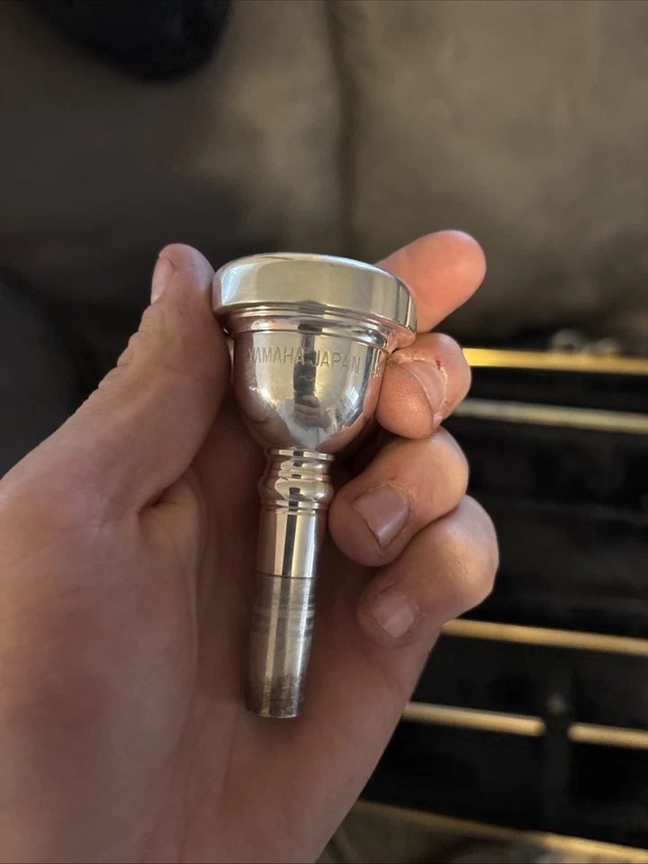 Trombón solista Bach con estuche - Slide suave, toca muy bien, arañazos y deslustre Foto 4 de 4