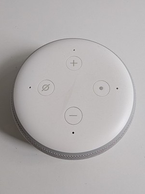 Amazon Echo Dot (3. Generation) Intelligenter Lautsprecher mit Alexa - Hellgrau