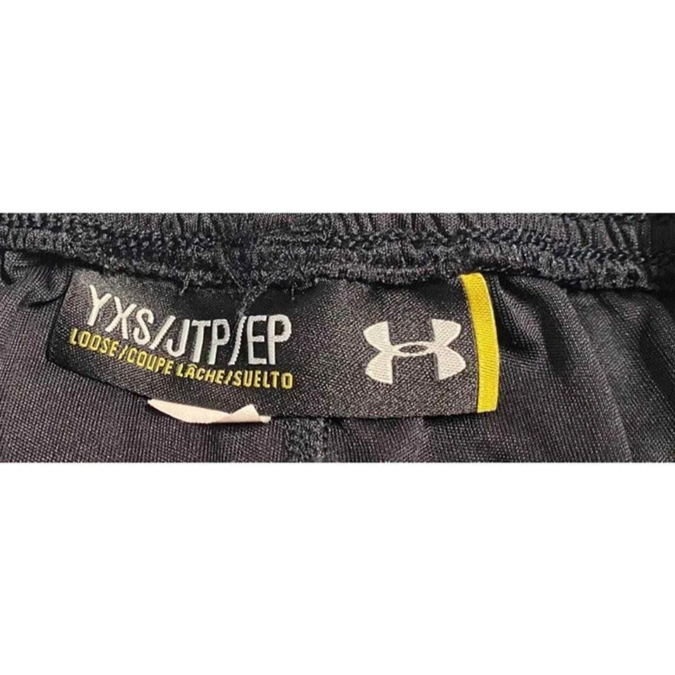 Under Armour Boys Athletic Shorts XS - Image 4 of 4