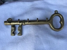 Brass Skeleton Key Shaped Wall Key Holder 5 Holders Hooks 6”