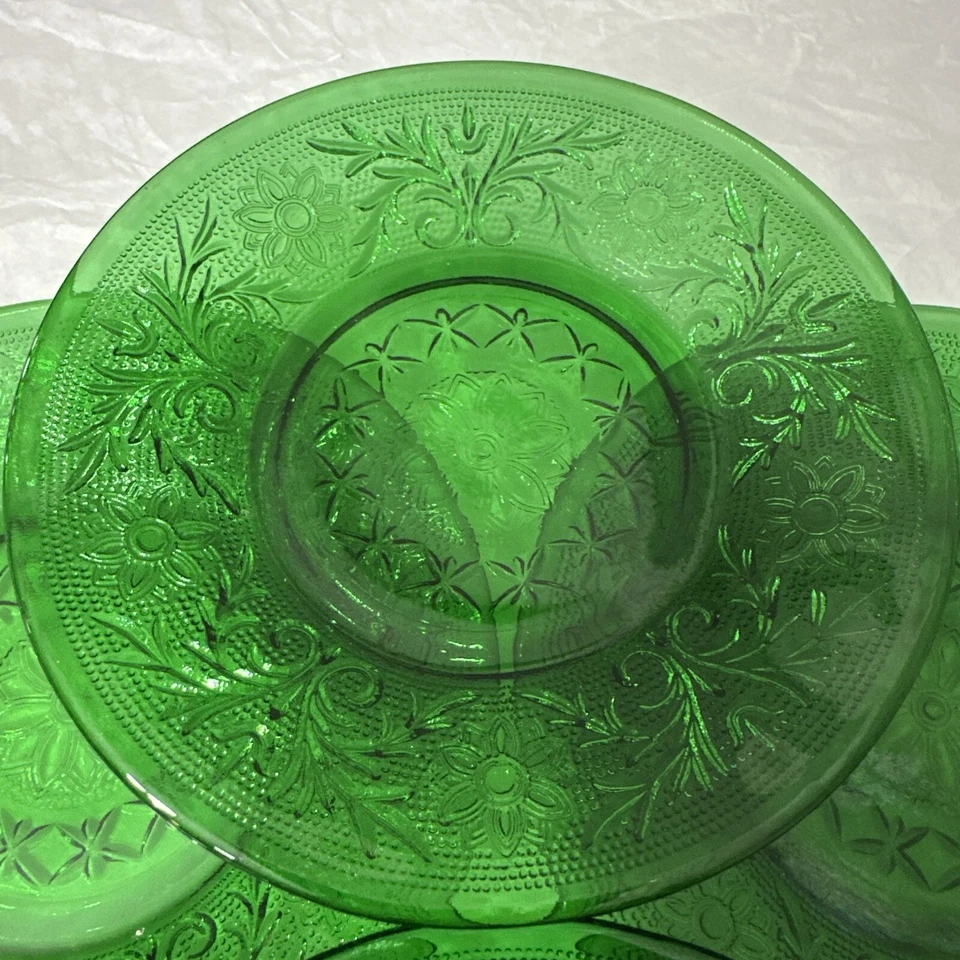 Set Of 4 Vintage Emerald Green Sandwich Depression Glass 4.5" Saucer - Image 2 of 4