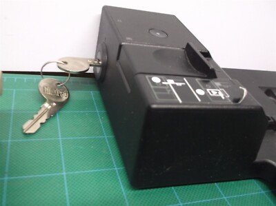 IBM Lenovo ThinkPad Ultra Docking Station Type 40AJ with Keys or