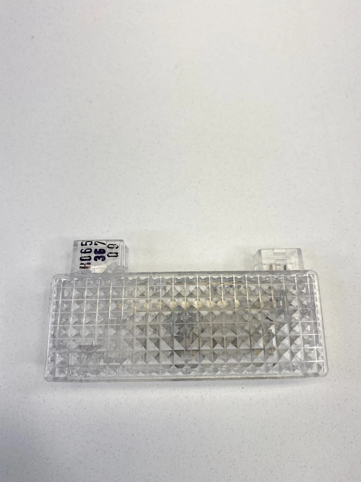 Lámpara de luz de cortesía interior guantera Mercedes-Benz R350 2006-2012 A2038201801 Foto 2 de 4