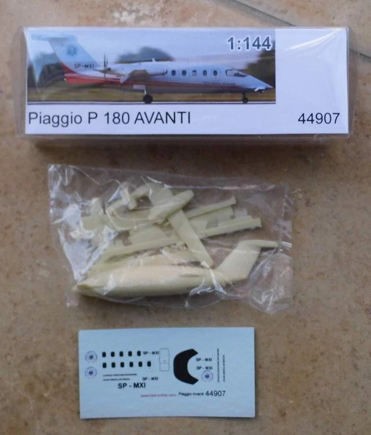 Flugzeug: Piaggio P180 Avanti   - 1:144  bs-design