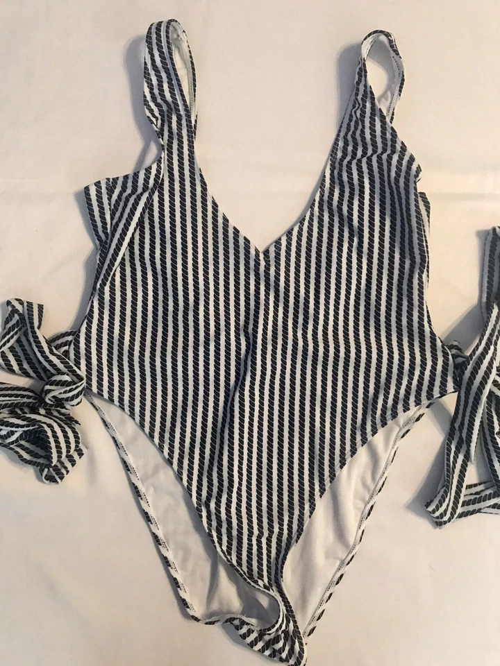 Traje de baño Boohoo azul marino y blanco cuerda náutica corbata cintura talla 10 nuevo con etiquetas Foto 3 de 4