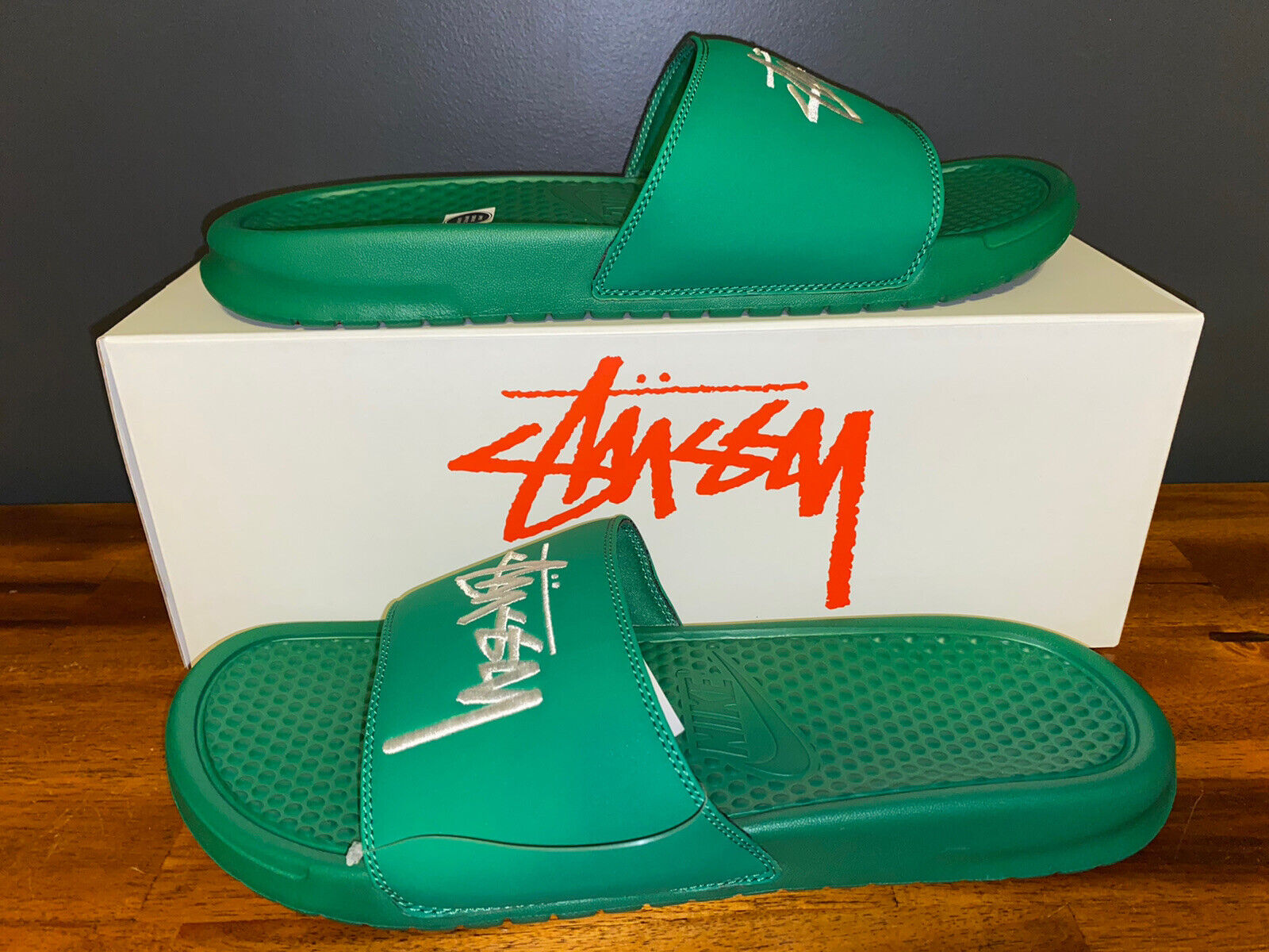 STUSSY NIKE BENASSI SLIDE Pine Green