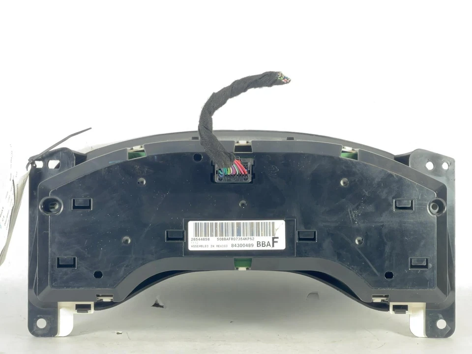 Medidor de velocímetro usado se adapta a: 2018 Gmc Savana 2500 Van Cluster MPH ID 84300489 Gr Foto 3 de 4