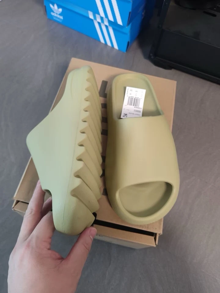 Adidas Yeezy Sandalia Slide “Resina” Talla 12 Foto 4 de 4