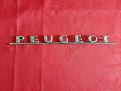 Insigne Ancien Au Logo PEUGEOT - Objet Vintage De Collection - Fabriqué En France - Occasion Avec Marques D'usage