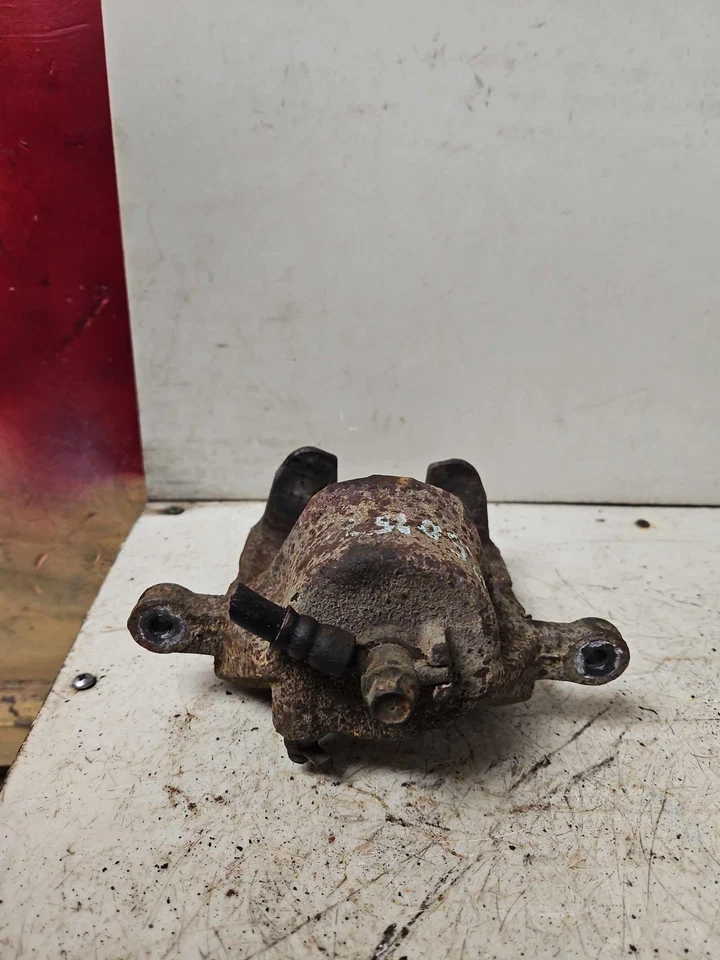 06-11 Pinza de freno delantera izquierda HYUNDAI AZERA sin pastillas lado del conductor Lh OEM Foto 3 de 4