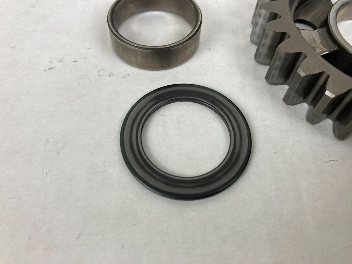 89 - 97 Honda CR125r cr125 Transmission 2nd Gear 28T
