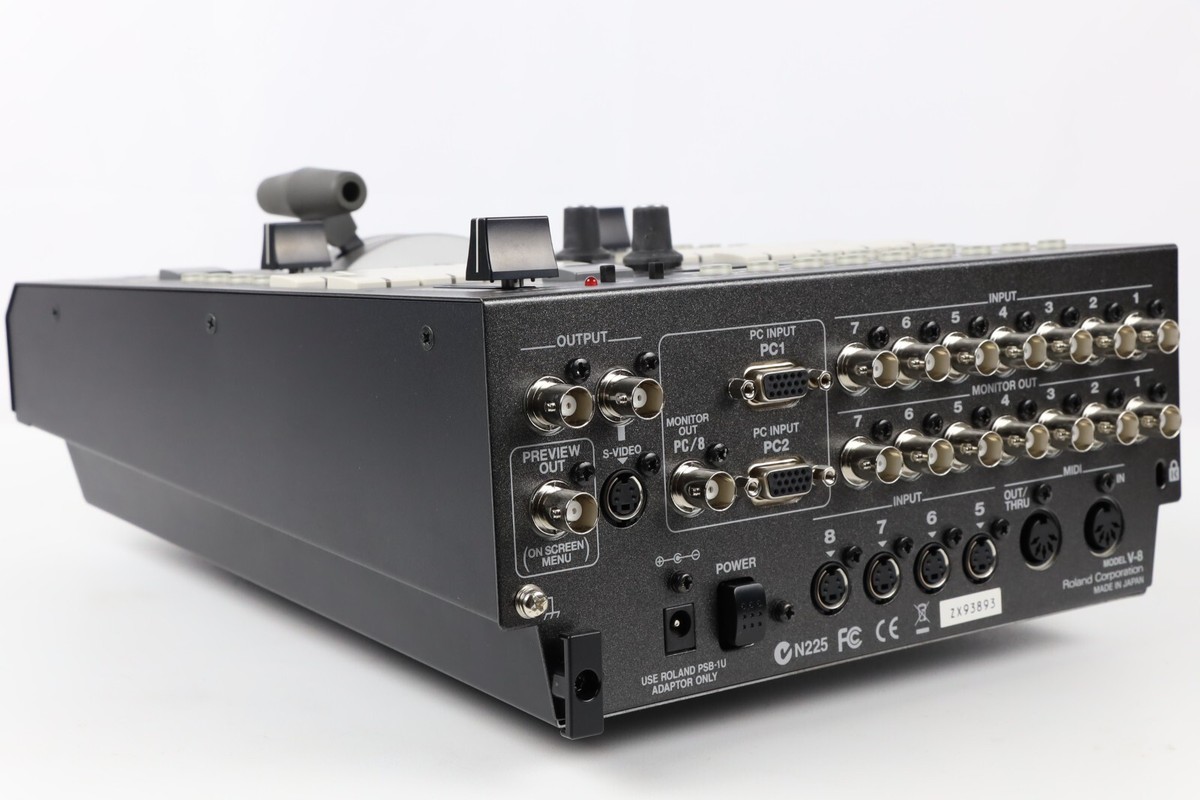 8チャンネルビデオミキサー Roland EDIROL V8 Roland Edirol V8 Eight-Channel Video Mixer with Effects