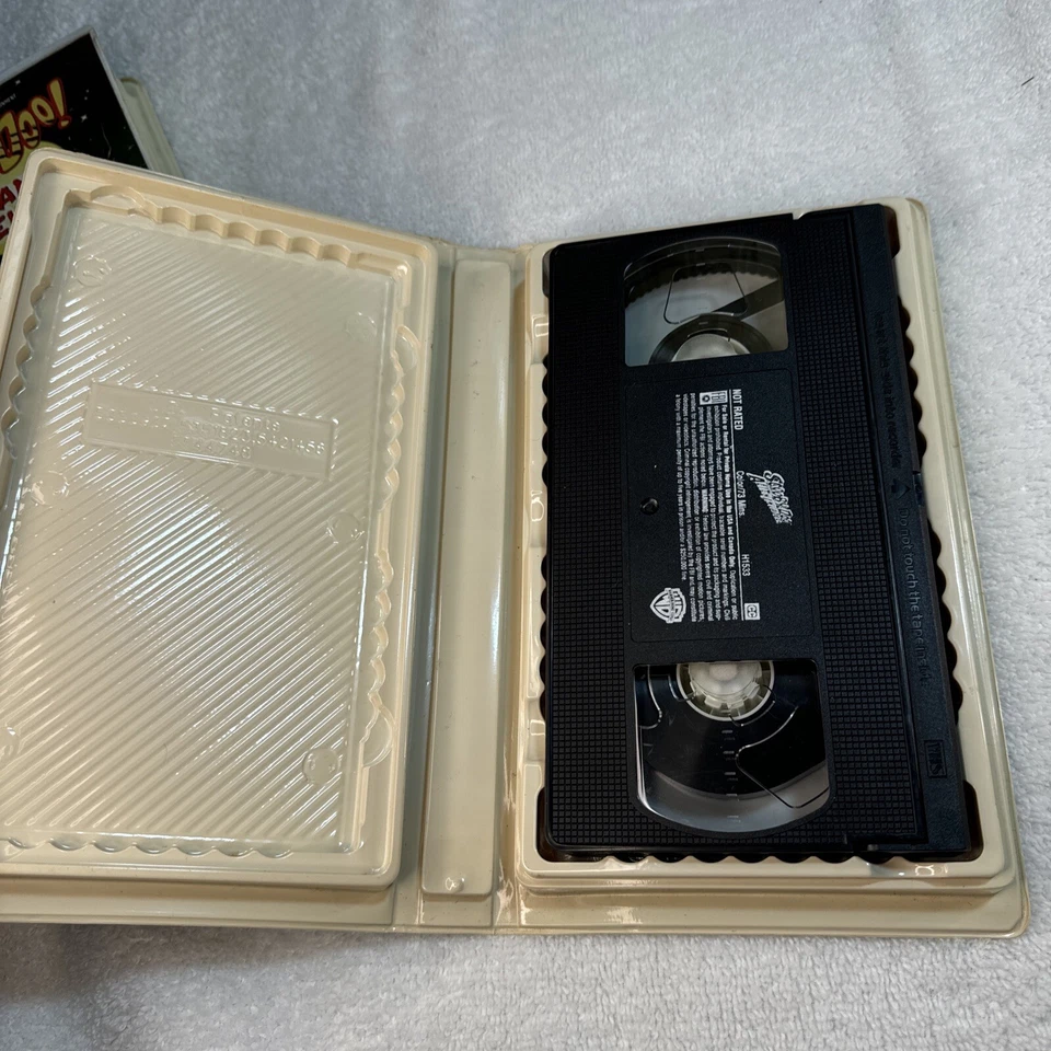 Scooby-Doo VHS Alien Invaders And The Reluctant Werewolf Lot Of 2 - Image 3 of 4