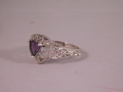 0,56 quilates Anillo estilo filigrana de plata esterlina trillón amatista - Imagen 2 de 9