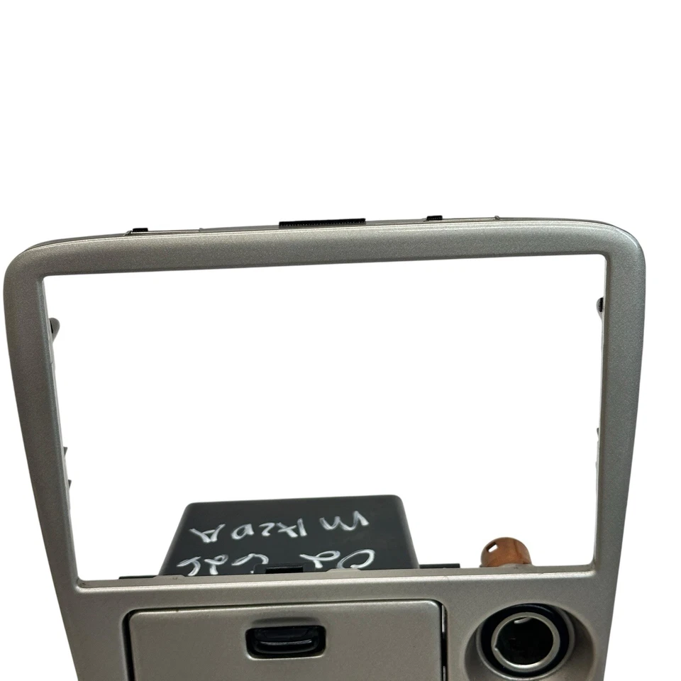 Mazda 626 2002 OEM radio bisel tablero moldura cubby almacenamiento porta monedas 98 99 00 01 Foto 3 de 4