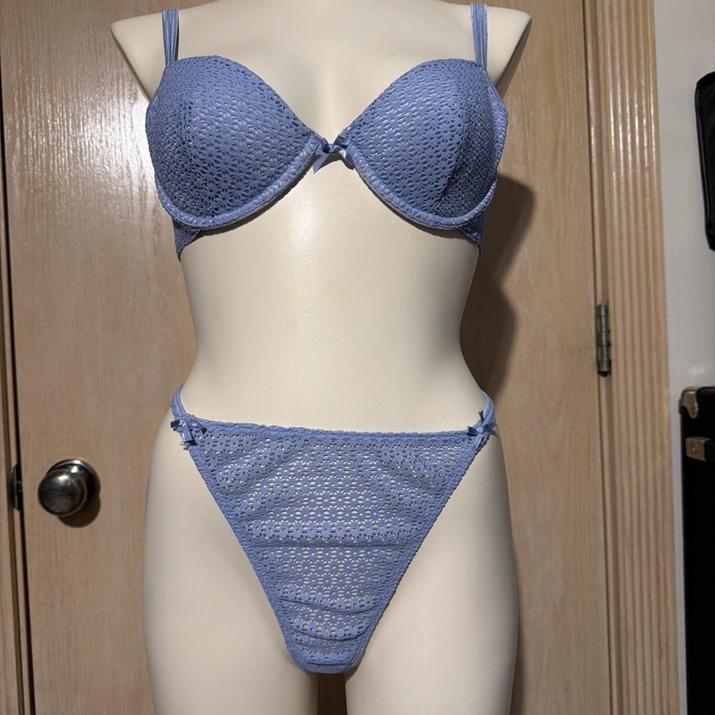 Secret Treasures  Style 8921WM Bra & Thong Panty Set 36B/7