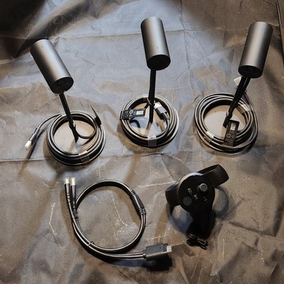 3 Oculus Sensors for Reality CV1 Black w/ Headset Cable & Right Hand Controller
