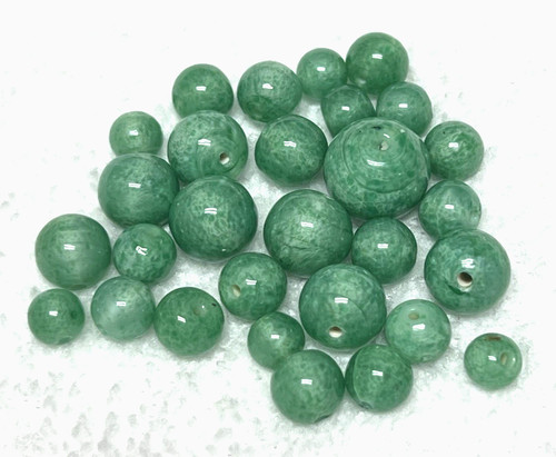 29 Vintage Glass Beads Soft Green White Speckly 1/4-1/2 In Rounds