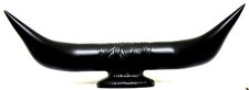 Cuerno de toro con adorno de capucha para superficie plana negro mate 12 7/8" de ancho GG#48182