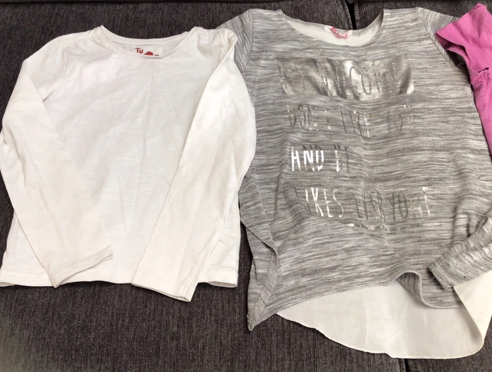 Young Girls - 3 Tops 1 Long & 2 Short Sleeved As Shown In Photos Size 7-8 Yrs P1 - Image 3 of 4