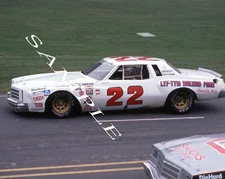 RICKY RUDD #22 SITTING ON PIT ROAD PRE-RACE 8X10 GLOSSY PHOTO #P4