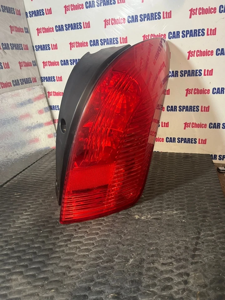 Peugeot 308 SW Estate 2010 driver rear tail light lamp - image 3 of 4
