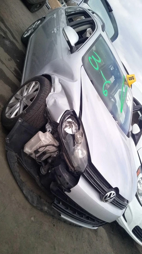 Conjunto de puerta delantera derecha usado se adapta a: Volkswagen Jetta SW 2014 eléctrico ganar Foto 4 de 4