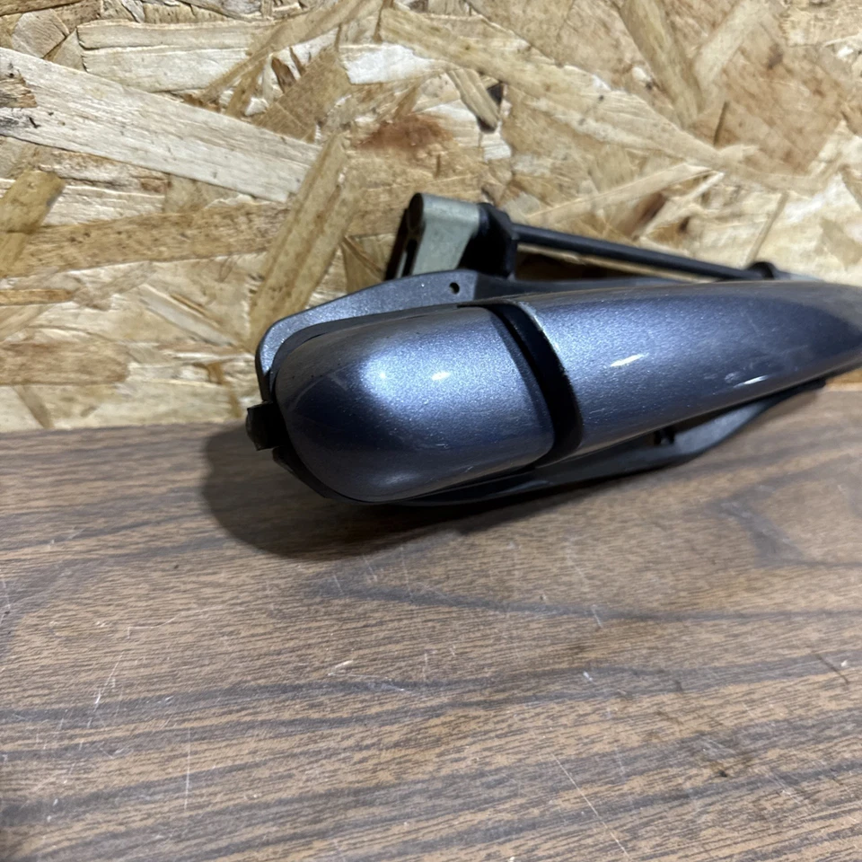 01-06 BMW E46 330Ci 3-SERIES COUPE CONVERTIBLE RIGHT DOOR EXTERIOR HANDLE OEM - Image 2 of 4