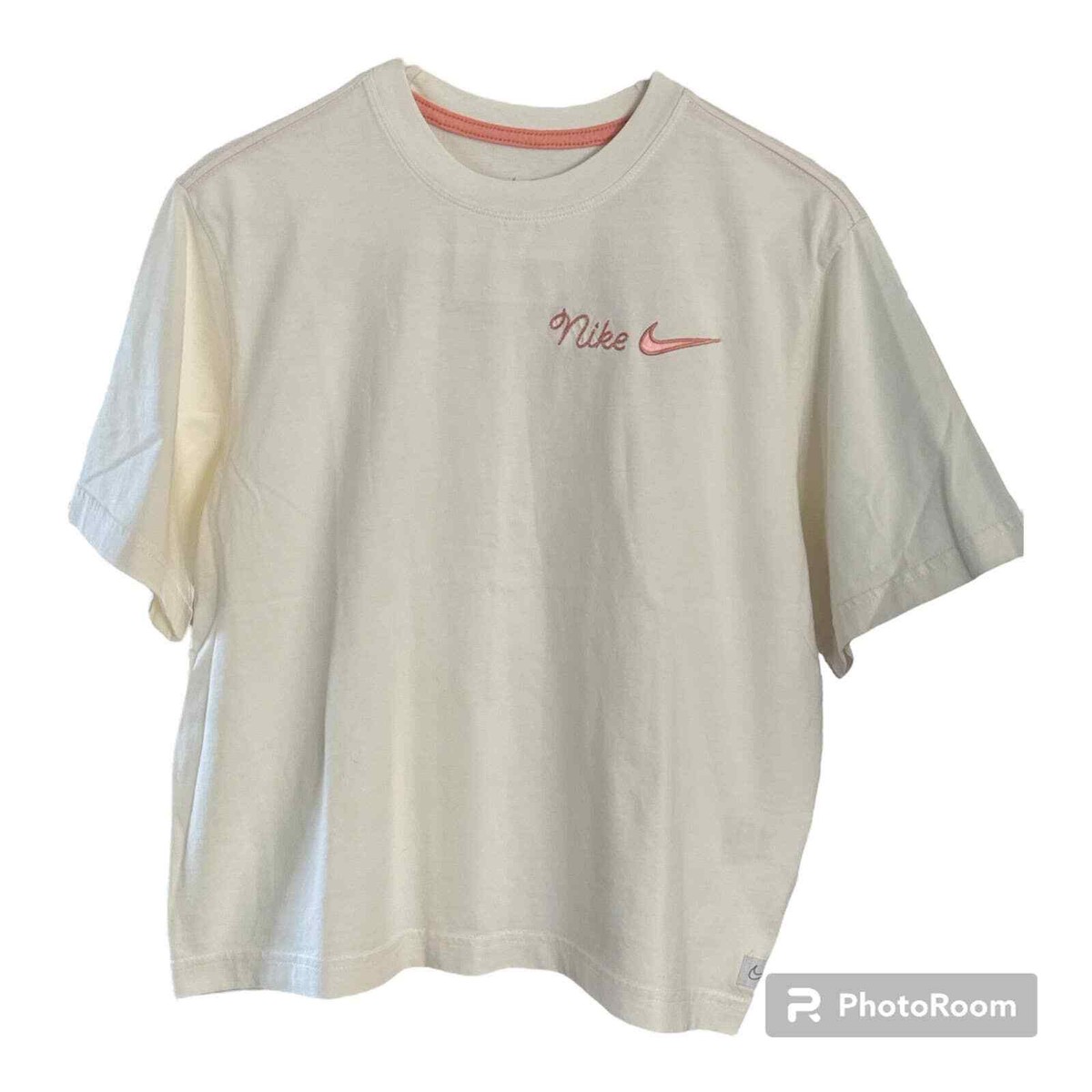 NIKE Women's embroidered 