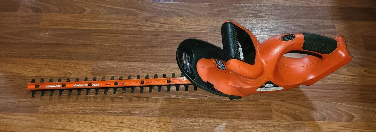 MINT Black & Decker 18v HedgeHog 22 Cordless Hedge Trimmer NHT518 18 Volt  L@@K!