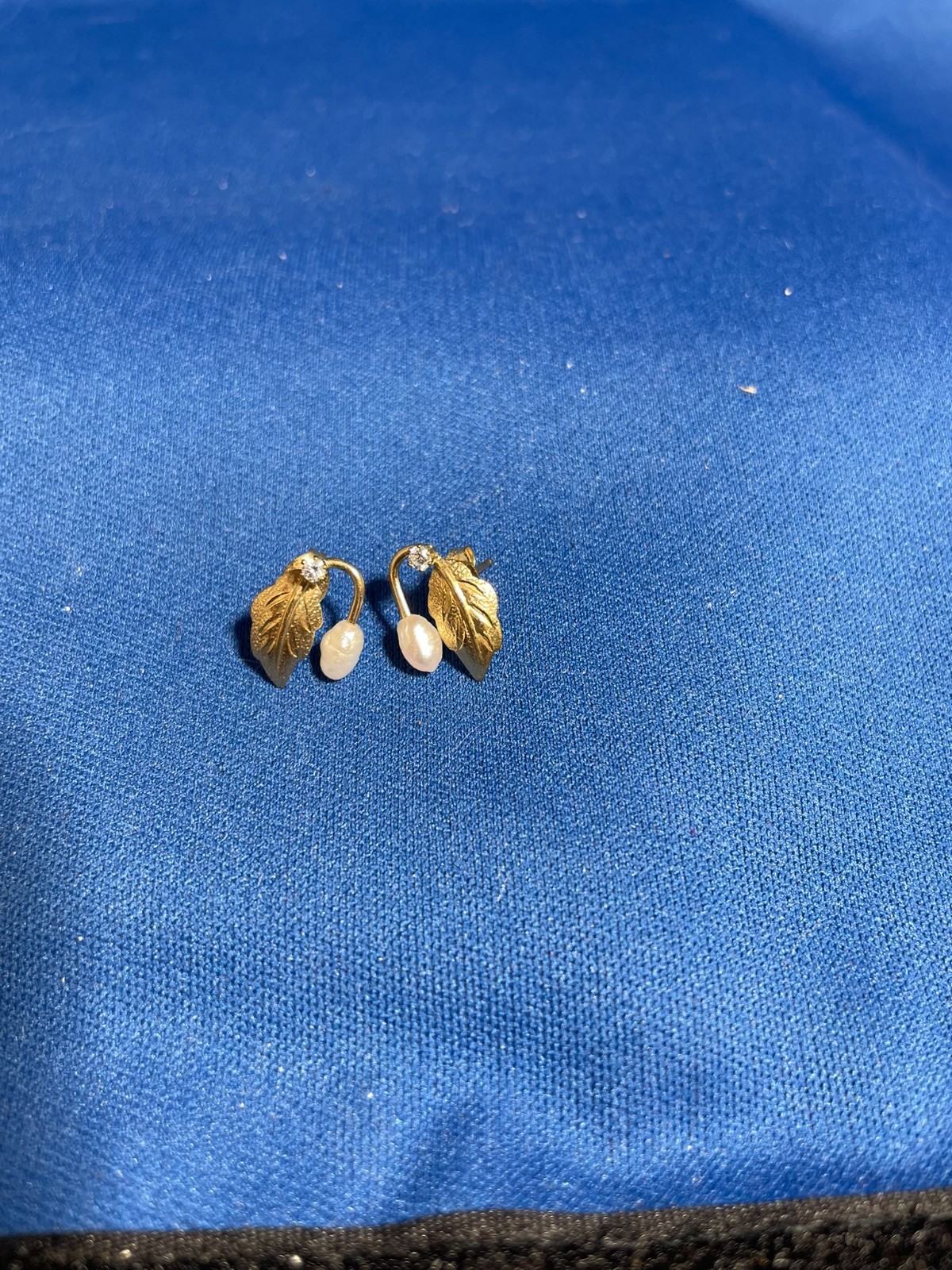 UNIQUE DELICATE TINY LEAF EARRINGS WITH DIAMOND A… - image 1