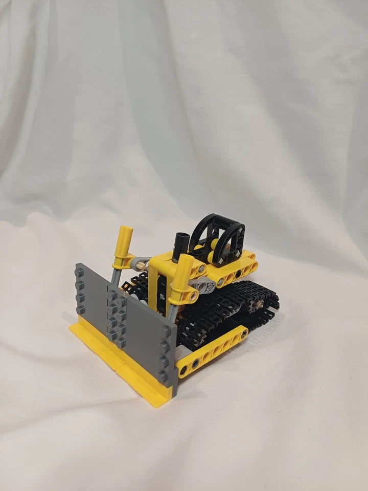 LEGO Technic 8259 Mini Bulldozer, photo 1 of 5