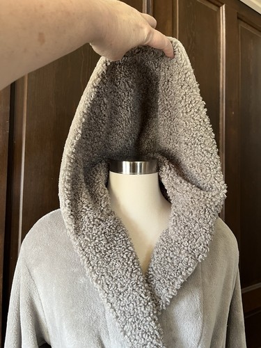 Pottery Barn Ombre Plush Robe Faux Fur Lambs Wool Hooded Size M Pockets Belt - Picture 5 of 23